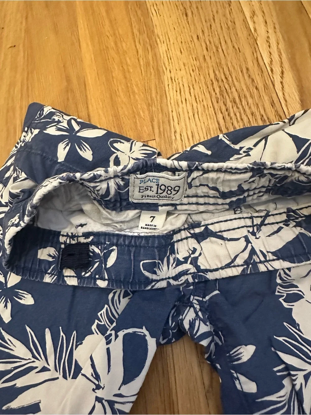Old Navy Shorts boy’s size 7 blue and white tropical print adjustable waist